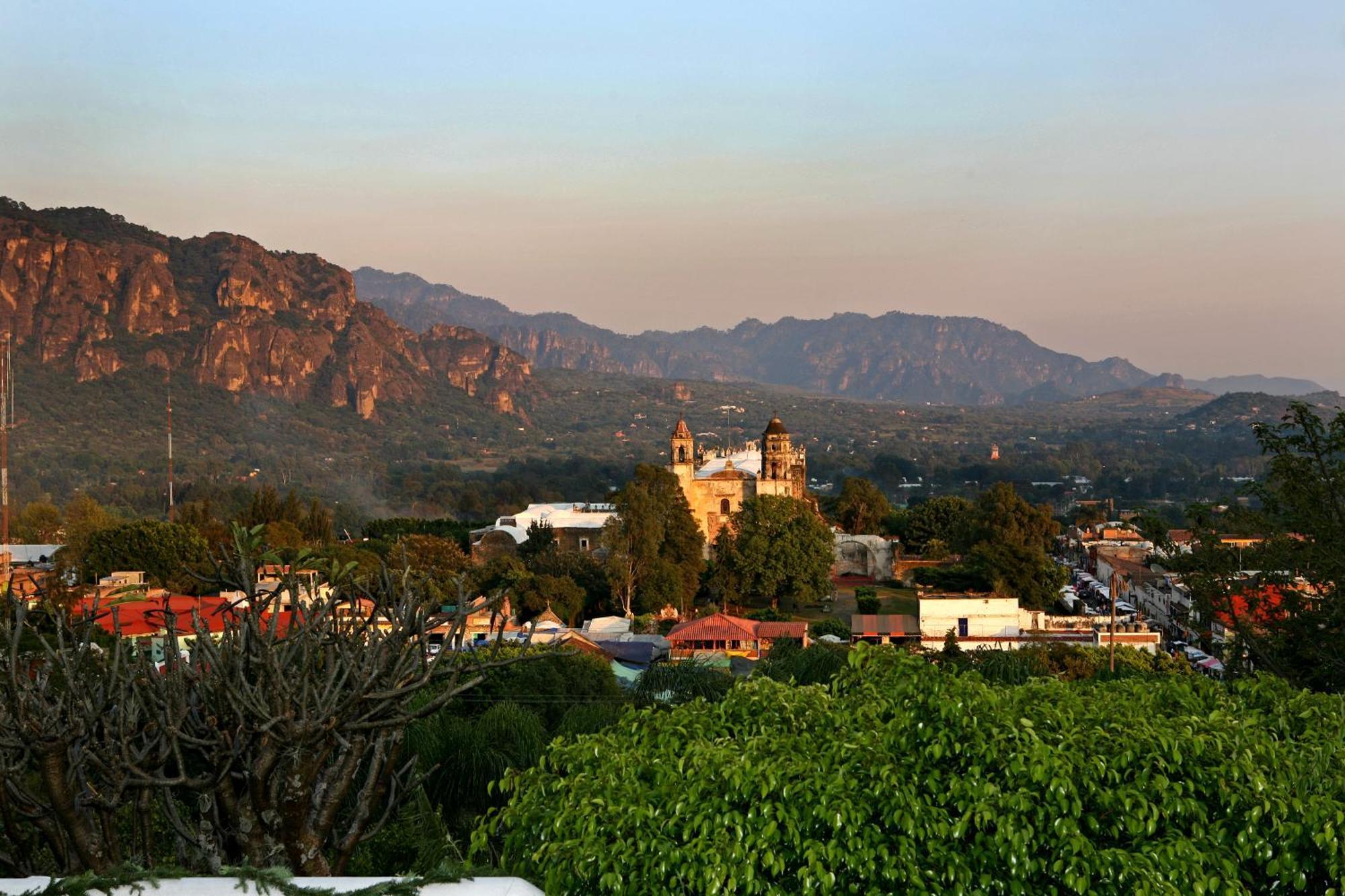 Posada Del Tepozteco - Hotel & Gallery Tepoztlan Luaran gambar